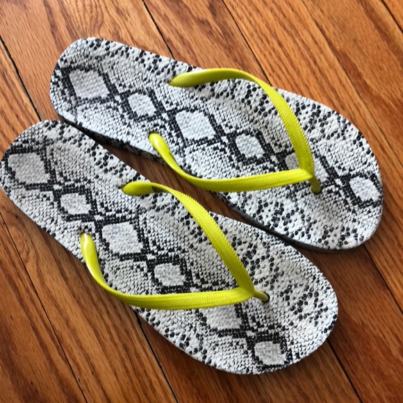 target flip flops womens